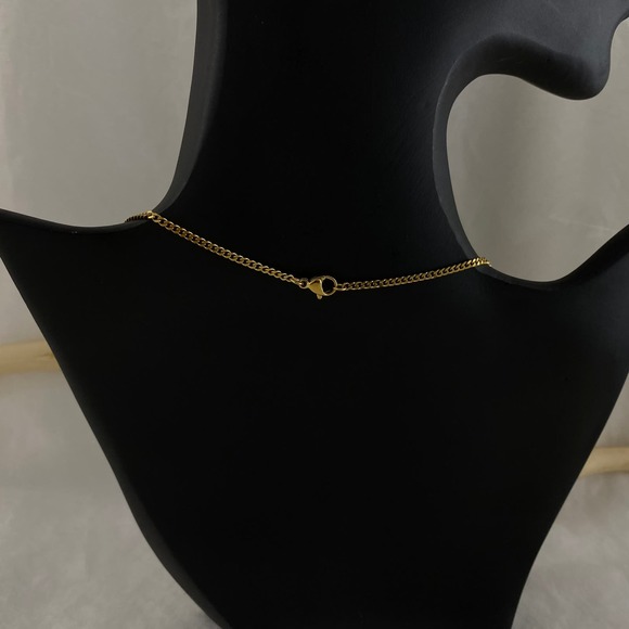 ZOE Curb 18k Gold Plated Stainless Steel Curb Necklace - Picture 4 of 7